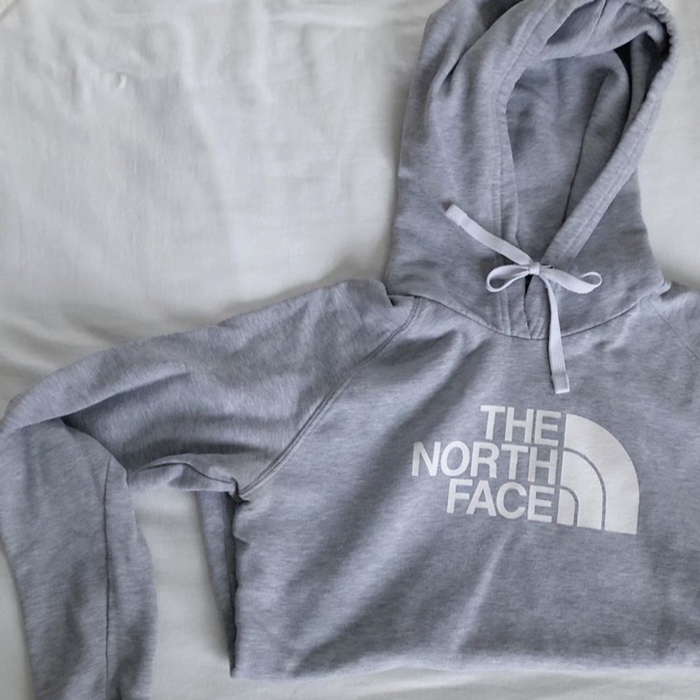 Women’s Northface Light Heather Gray Hoodie